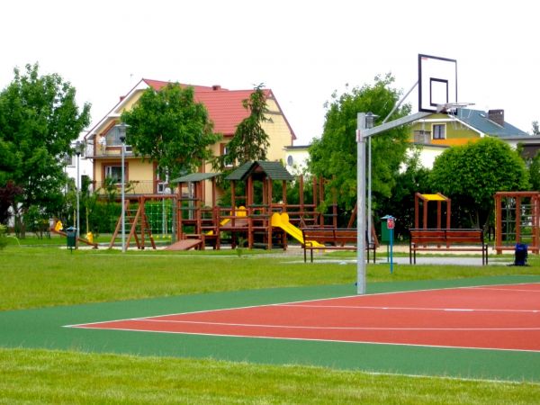 Wydzielony plac zabaw w CSiR w Dźwirzynie
Jolanta Stolarska