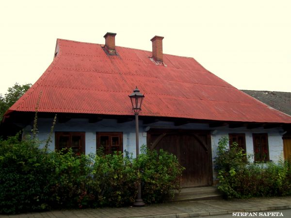 urocze ,zabytkowe chaty lanckorońskie