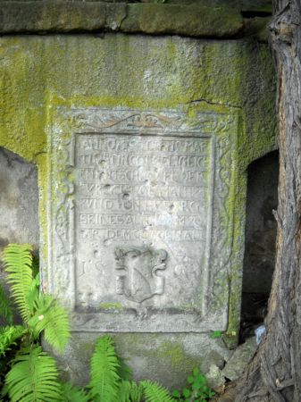 Złotoryja -cmentarz św. JADWIGI

Cmentarz im. św. Jadwigi 

Jego początki sięgają XIII w. Nad wejściem na cmentarz znajduje się data 1591 odnosząca się do p