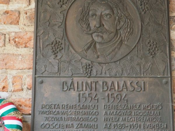 zamek - nadwyrężony skutkiem pożaru - w 1583r. przez spadkobierców Jakuba Dębińskiego został sprzedany Węgrowi Ferencowi Wesseliniemu - sekretarzowi i zaufanemu