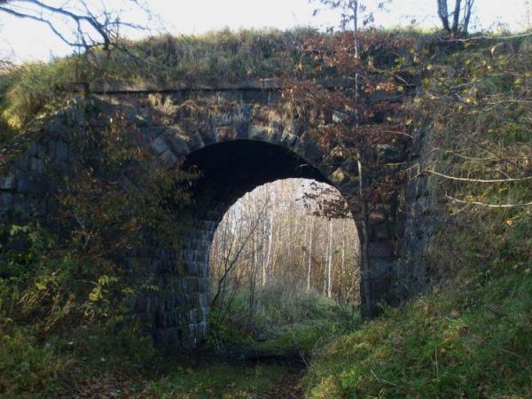 Stary most na nieistniejącej juz trasie kolejowej Miastko-Bytów
