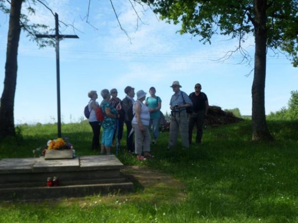 grób żołnierski zbiorowy - dotyczy ofiar tzw. "bitwy gorlickiej" z czasów I-szej wojny św. - na cmentarzu wyznawców obrządku rzymsko-katolickiego