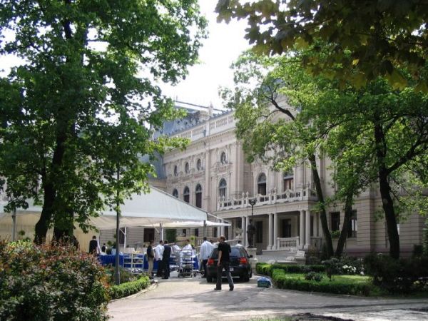 Dla zaproszonych - gościnny pałac Izraela Poznańskiego