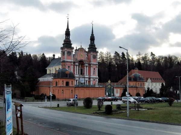 Sanktuarium Maryjne w nowym,zmienionym kolorze,2011-12-06