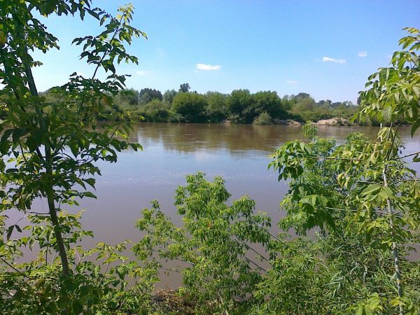 "A mnie jest szkoda lata i letnich złotych wspomnień" śpiewał znakomity Jerzy Połomski - Wisła na wysokości dzielnicy Zamoście.