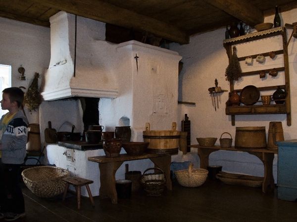 Łosie Zagroda Maziarza- wnętrze , część kuchenna