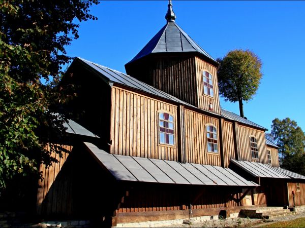 Cerkiew Opieki Matki Bożej w Młynach. Wybudowana pod koniec XVII wieku.  Obecnie Kościół filialny rzymskokatolickiej parafii w Korczowej. W latach 1852-70  prob