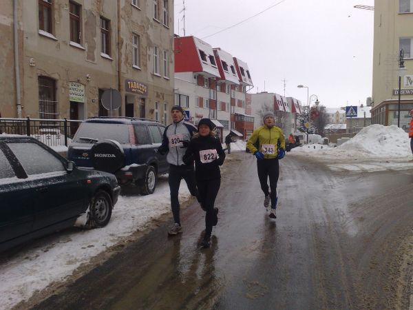 Rozgrzewka do 26 Biegu Sylwestrowego w Trzebnicy.