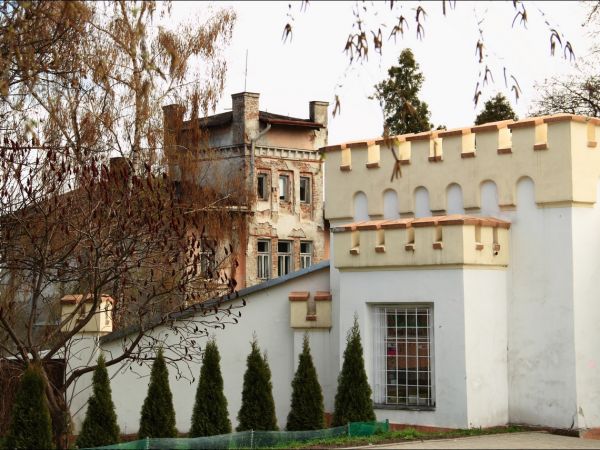 Pałac Lubomirskich w Przemyślu - Bakończycach .  Wybudowany w latach 1885–1887 przez księcia Hieronima Adama Lubomirskiego, według projektu Maksymiliana Nitscha