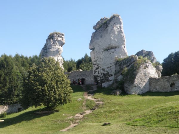 Zamek OGRODZIENIEC **** http://www.zamek-ogrodzieniec.pl/ **** http://zamki.net.pl/zamki/podzamcze/podzamcze.php **** Zamek Ogrodzieniec znajduje się w Podzamcz