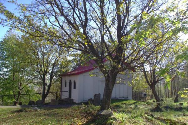 ohel - z hebr. znaczy namiot, w naszej kulturze cmentarnej to byłaby kaplica grobowa, przy temacie : zapraszam też do galerii m. Leżajsk i tam do zdjęć z kirkut