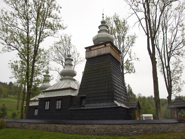 Łosie.
Drewniany kościół, d. cerkiew greckokatolicka