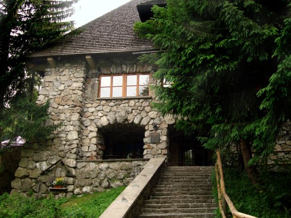 Schronisko Górskie PTTK na Polanie Chochołowskiej, Kościelisko