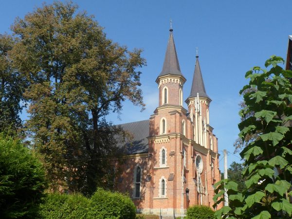 kościół pw. św. Michała Archanioła i św. Anny.