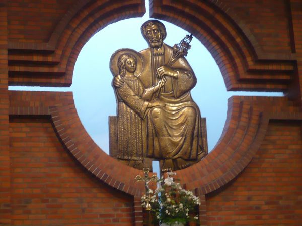 Płaskorzezba z nastawy ołtarza głównego projekt i wykonanie prof.Zygmunt Gromadziński