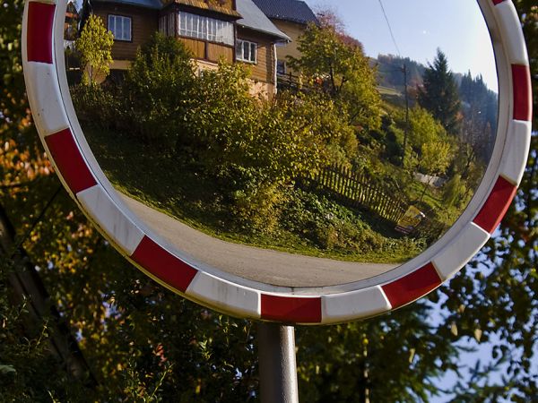 W krzywym zwierciadle , Piwniczna -Zdrój