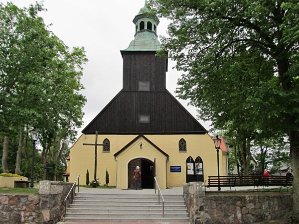 Kościół NMP przy ulicy Kościelnej w Łebie
