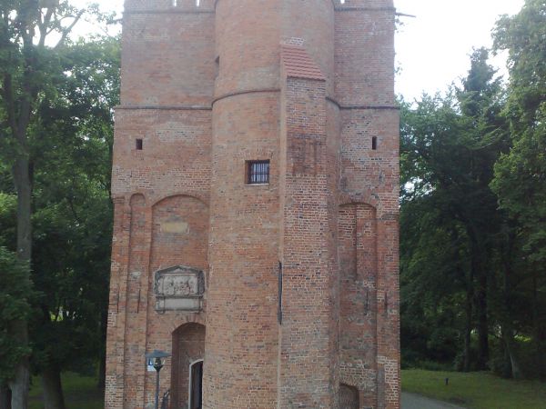 Żmigród - wieża zamkowa