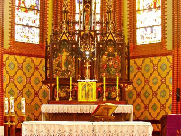 ŻARY kościół pw. Wniebowzięcia NMP