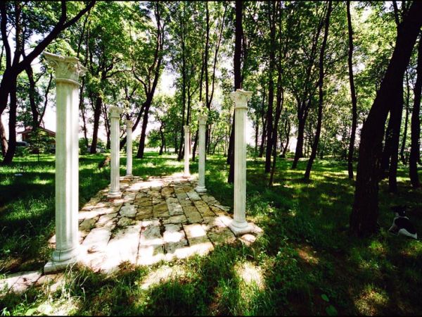 TU STAŁ DWÓR, ZBURZONY TUŻ PO WOJNIE