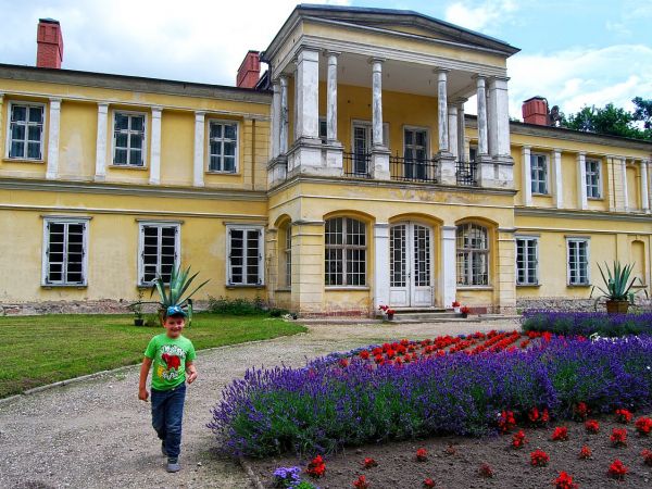 Pałac w Waplewie Wielkim - lipiec 2013.