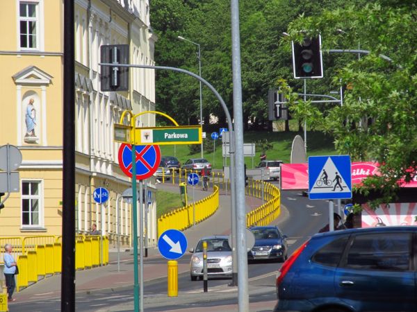 Ulica Sukienników, inaczej DK22