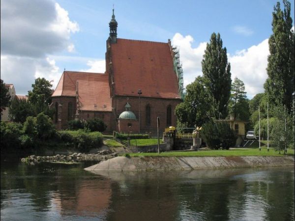 Kościół katedralny p.w. św. Marcina i Mikołaja (fara). Zbudowany w latach 1466 - 1502 w stylu gotyckim (gotyk nadwiślański).
