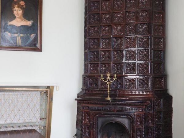 komnata w Pałacu Walewskich, po lewej portret Marii Walewskiej - a czy dziś ktoś pamięta perfumy Pani Walewska - ich piękne opakowanie - ciemnoniebieska a racze