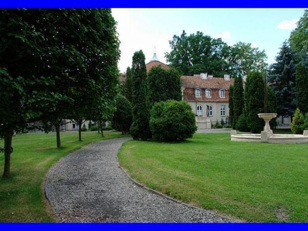 Pałac z częścią parku