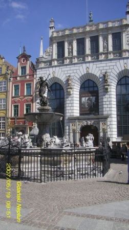 Gdańsk, Neptun, Dwór Artusa