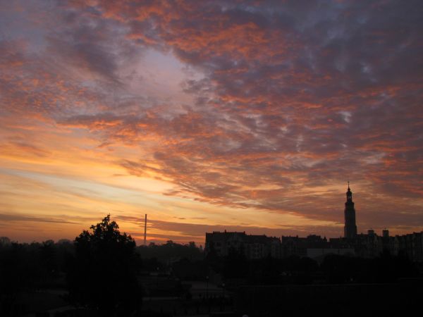 Głogów rano przed wschodem słońca