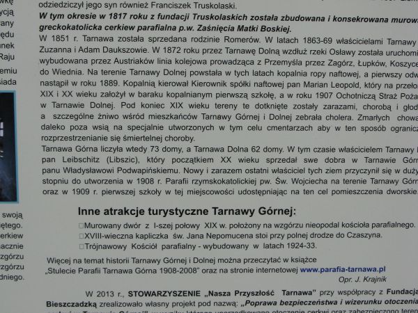 "prawa poła" planszy - przy cerkwi, my zaś chcemy wiedzieć, komu dziękować za tą inicjatywę, toteż poprzez zdjęcie ujawniliśmy fundatorów, pomysłodawców!