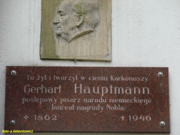 TABLICA  PAMIĄTKOWA