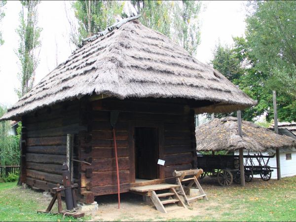 Skansen w Markowej - spichlerz