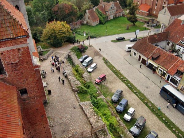 Stare Miasto Reszel-widok z wieży zamku na ul. Podzamcze