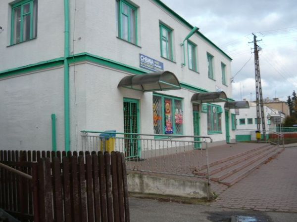 Ulica T.Kościuszki  .Sklepy  i biuro GS