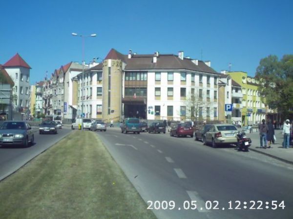 Róg ul. Staromiejskiej i Al. Wolności.