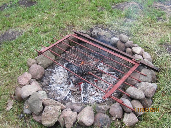 Prosty wioskowy sposub na gryla. Potrawy smaczne rze paluszki lizac .Polecam sprubowania.