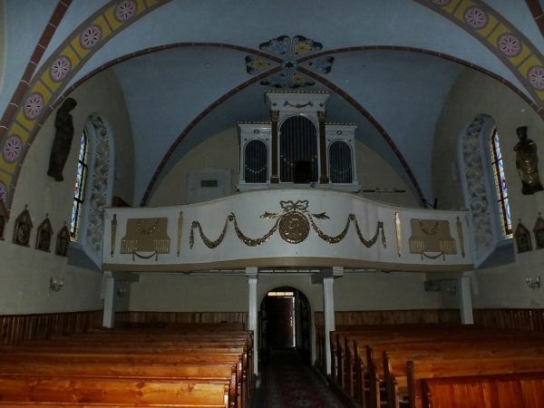 Wnętrze kościoła - chór i organy