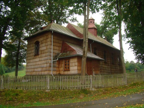 cerkiew - od strony prezbiterium i zakrystii, po wojnie - kościół.