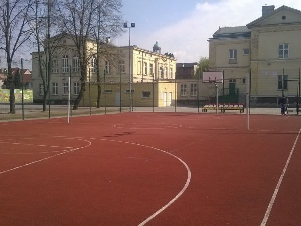 Szkoła Podstawowa nr 1 im. Adama Mickiewicza ul. Mickiewicza 16 63-900 Rawicz telefon: 65 545 27 41 fax: 65 546 72 13 e-mail: sp1@rawicz.pl