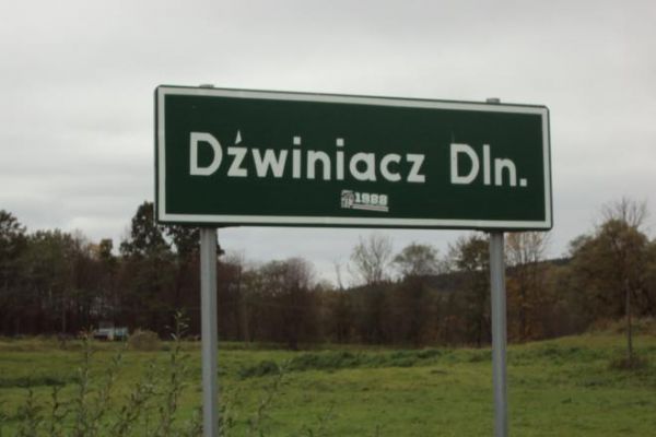 Dźwiniacz - niby tylko Dolny, ale i o pięknej historii, pisane i odczytane dzieje sięgają początków XVI wieku - wieś lokowana była na prawie wołoskim a to z prz