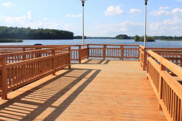 Pomost widokowo-cumowniczy przy wieży Przemysława / Szczecinek