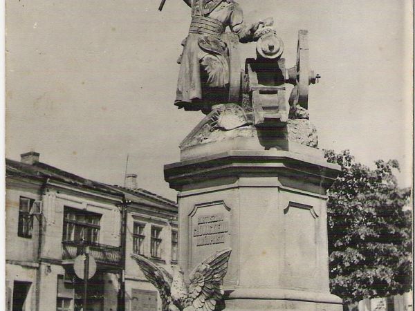 pocztówka z 1963r. - ze zbiorów prywatnych. Przy temacie - wspomnę, iż ongiś na patriotycznych uroczystościach śpiewano marsz włościański  "Bartoszu, Bartoszu,