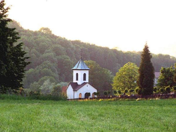 Kapliczka cmentarna w Cisownicy