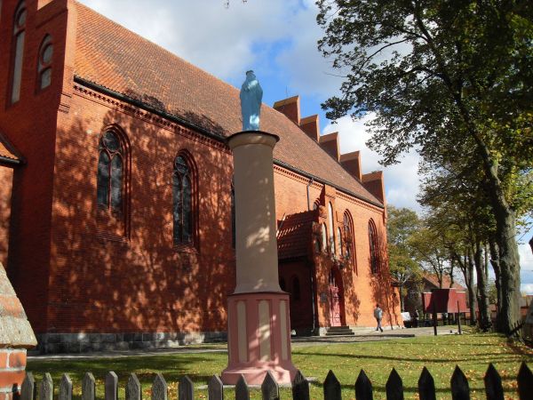 Kościół w Łęgu ze swoją Patronką