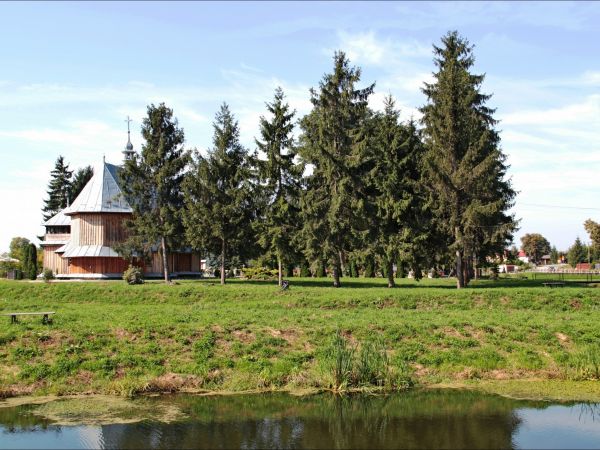 Cerkiew Narodzenia NMP w Stubienku – drewniana parafialna cerkiew greckokatolicka . Świątynia została wzniesiona w 1849 r. Od 1971 r . pełni funkcję kościoła rz