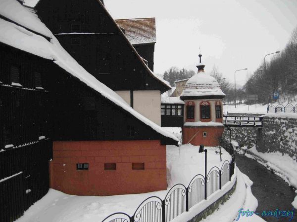 MŁYN Z XVII WIEKU - OBECNIE MUZEUM PAPIERNICTWA
