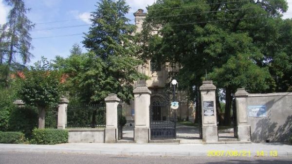 Brama do klasztoru franciszkanów