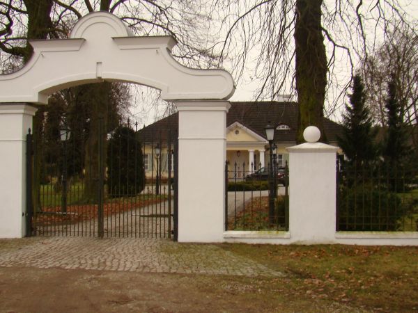 Dworek we wsi Pokrzywnica